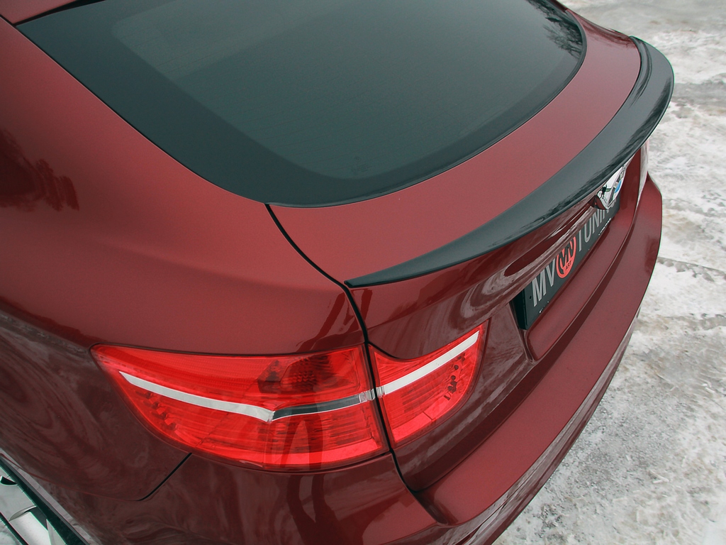 BLACKOUT EDITION. Спойлер крашенный Черный глянец BMW X6 E71 (2008-2014) + УСТАНОВОЧНЫЙ КОМПЛЕКТ