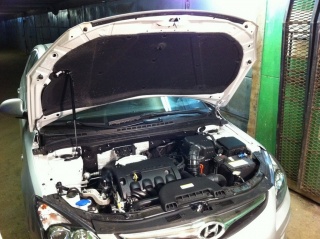 Упор капота Hyundai i30 (2007-2012)