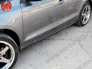 Пороги в стиле GLI VW Jetta VI (2010 - 2018) Текстурный пластик + УСТАНОВОЧНЫЙ КОМПЛЕКТ