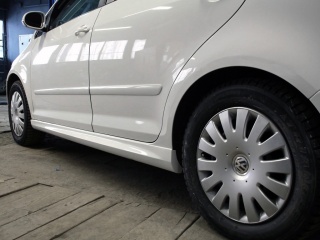 Пороги в стиле R-Line Skoda Octavia 2(II) Поколение FL (A5) + УСТАНОВОЧНЫЙ КОМПЛЕКТ