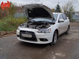 Упор капота Mitsubishi Lancer X