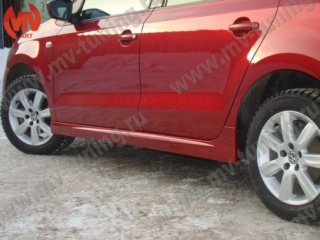 Пороги Volkswagen Polo Sedan (2010 - 2020) + УСТАНОВОЧНЫЙ КОМПЛЕКТ