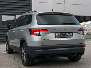 BLACK. Имитация насадок глушителя(выхлопа) крашенные для Skoda Karoq 2017 - 2021
