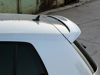 BLACKOUT EDITION. Спойлер в стиле GTI крашенный Черный глянец VW Golf 7 VII (2013 - 2020)