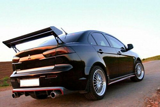 Накладка на задний бампер в стиле var №1 EVO Текстурный пластик Mitsubishi Lancer X (2007-2016)