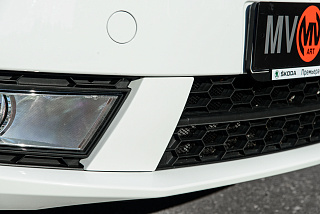 Вставки переднего бампера в стиле RS Skoda Octavia III A7 (2013-2016)