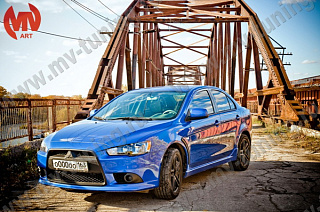 Пороги в стиле EVO Mitsubishi Lancer X (2007-2016) + УСТАНОВОЧНЫЙ КОМПЛЕКТ