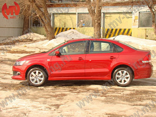 Пороги Volkswagen Polo Sedan (2010 - 2020) Текстурный Пластик + УСТАНОВОЧНЫЙ КОМПЛЕКТ