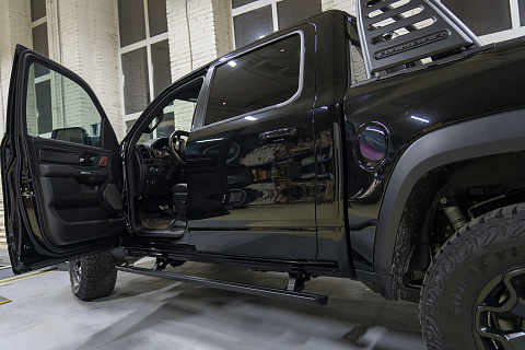 Электрические Пороги ATS для Dodge Ram 1500 c LED подсветкой (2018-2024)   Под заказ