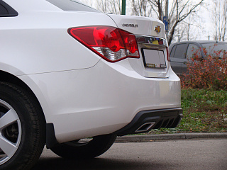 Текстурный диффузор заднего бампера + Silver вставки для Chevrolet Cruze var №2 (текстурный пластик) (2008-2012)