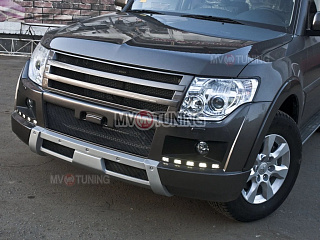 Решетка Радиатора var №1 Mitsubishi Pajero IV 4 (2006-2015) БЕЗ СЕТКИ