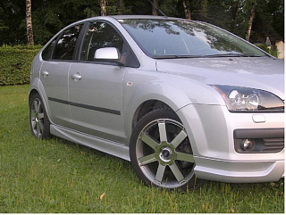 Пороги "Lord" Ford Focus 2 3-5D (2004-2011) + УСТАНОВОЧНЫЙ КОМПЛЕКТ
