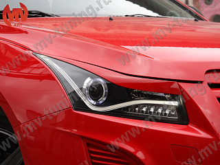 Крашеный комплект. Реснички на фары Chevrolet Cruze var №2 (2008-2014) Цвет Белый GAZ(40R) + УСТАНОВОЧНЫЙ КОМПЛЕКТ