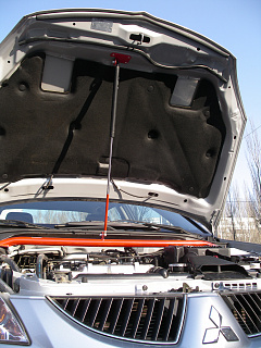Растяжка передних стоек Mitsubishi Lancer IX (2003-2009) доступен синий, красный и черный цвет