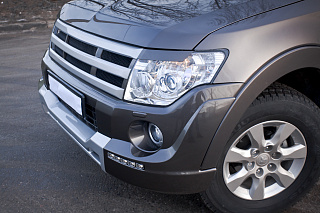 Накладка Broomer Design переднего бампера Mitsubishi Pajero IV 4 (2011-2015)