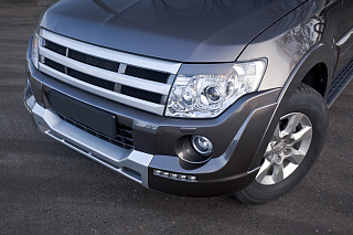 Реснички на передние фары Mitsubishi Pajero IV 4 (2006-2015) + УСТАНОВОЧНЫЙ КОМПЛЕКТ