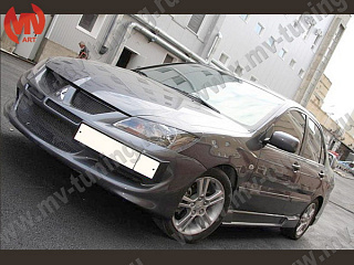 Передний бампер Mitsubishi Lancer 9 IX в стиль EVO (2003-2009)