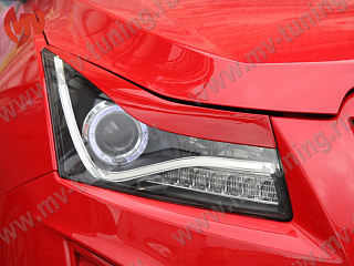 Крашеный комплект. Реснички на фары Chevrolet Cruze var №2 (2008-2014) Цвет Белый GAZ(40R) + УСТАНОВОЧНЫЙ КОМПЛЕКТ
