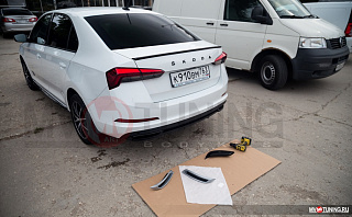 BLACK. Имитация насадок глушителя RS Style крашенные для Skoda Rapid II Gen (2020 - н.в.)