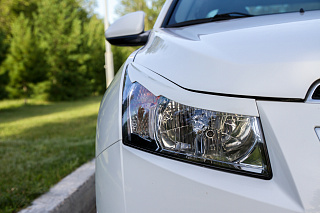 Реснички на фары Chevrolet Cruze var №1 фигурные (2008-2014) + УСТАНОВОЧНЫЙ КОМПЛЕКТ