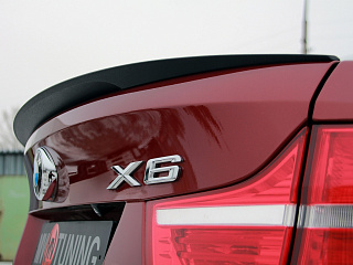 BLACKOUT EDITION. Спойлер крашенный Черный глянец BMW X6 E71 (2008-2014) + УСТАНОВОЧНЫЙ КОМПЛЕКТ