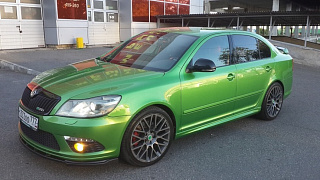 Пороги в стиле R-Line Skoda Octavia 2(II) Поколение FL (A5) + УСТАНОВОЧНЫЙ КОМПЛЕКТ