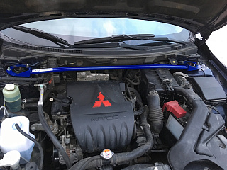 Растяжка передних стоек BLUE для Mitsubishi Lancer X (2007-2016)
